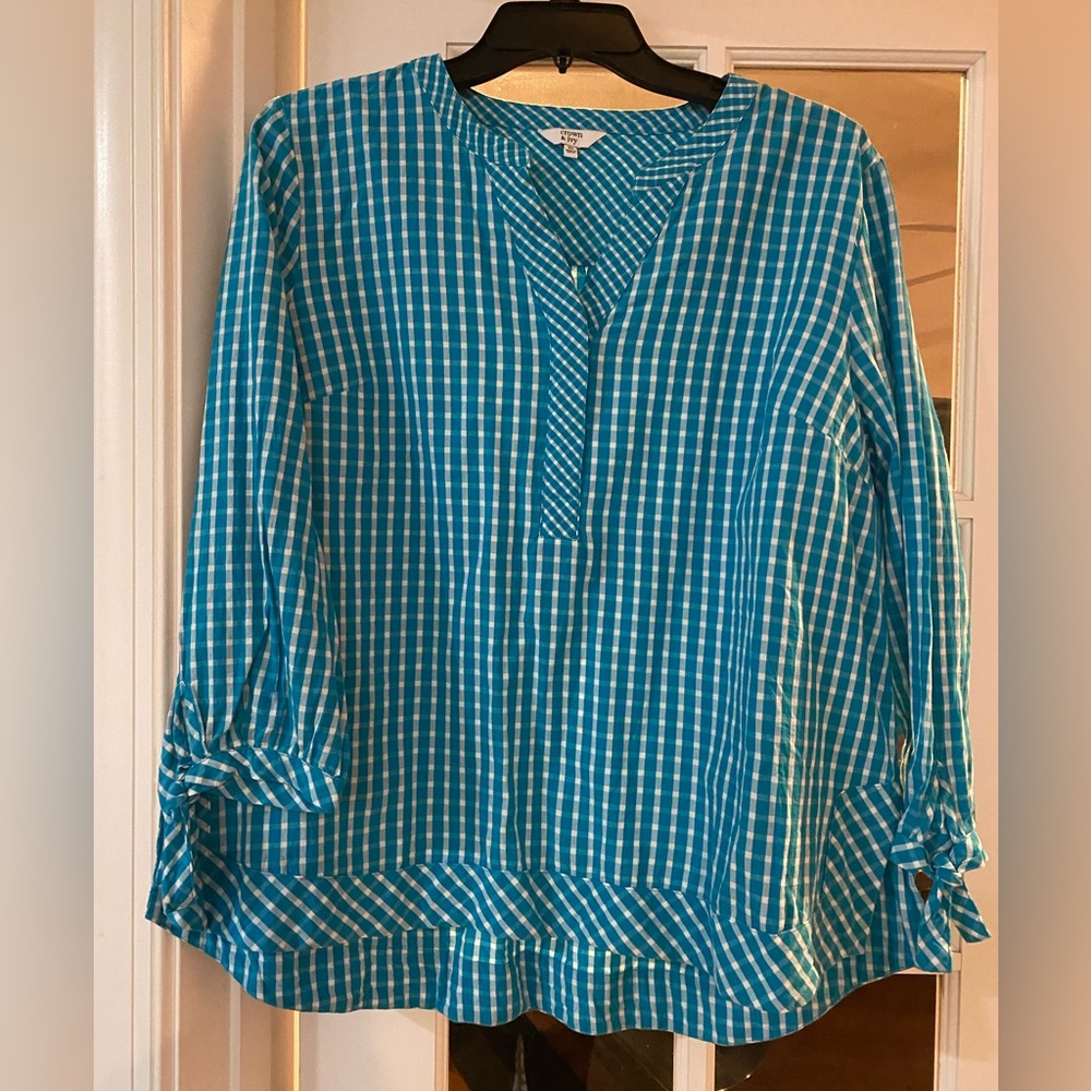 Turquoise top with tie sleeves